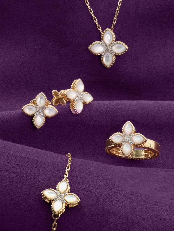 Серьги из золота c бриллиантами и перламутром