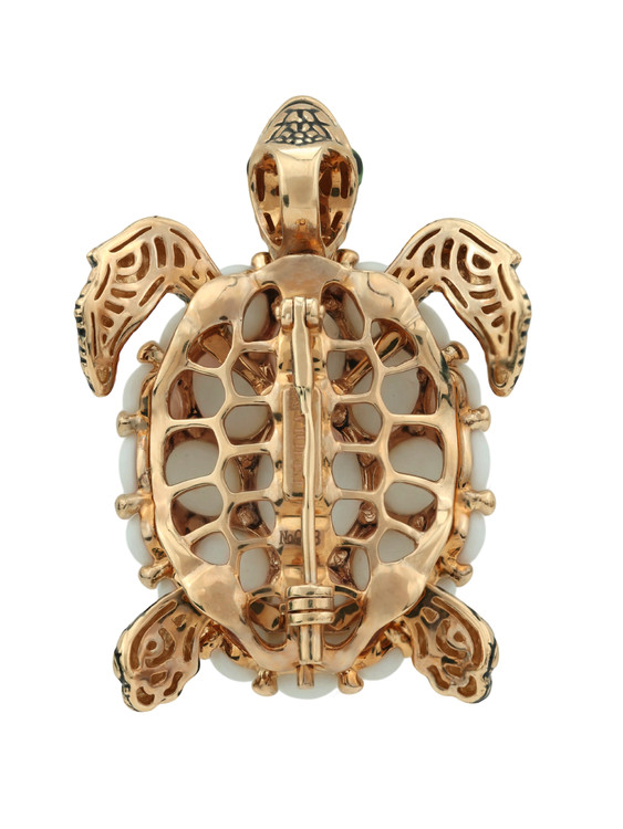 Брошь из золота c эмалью и бивнем мамонта