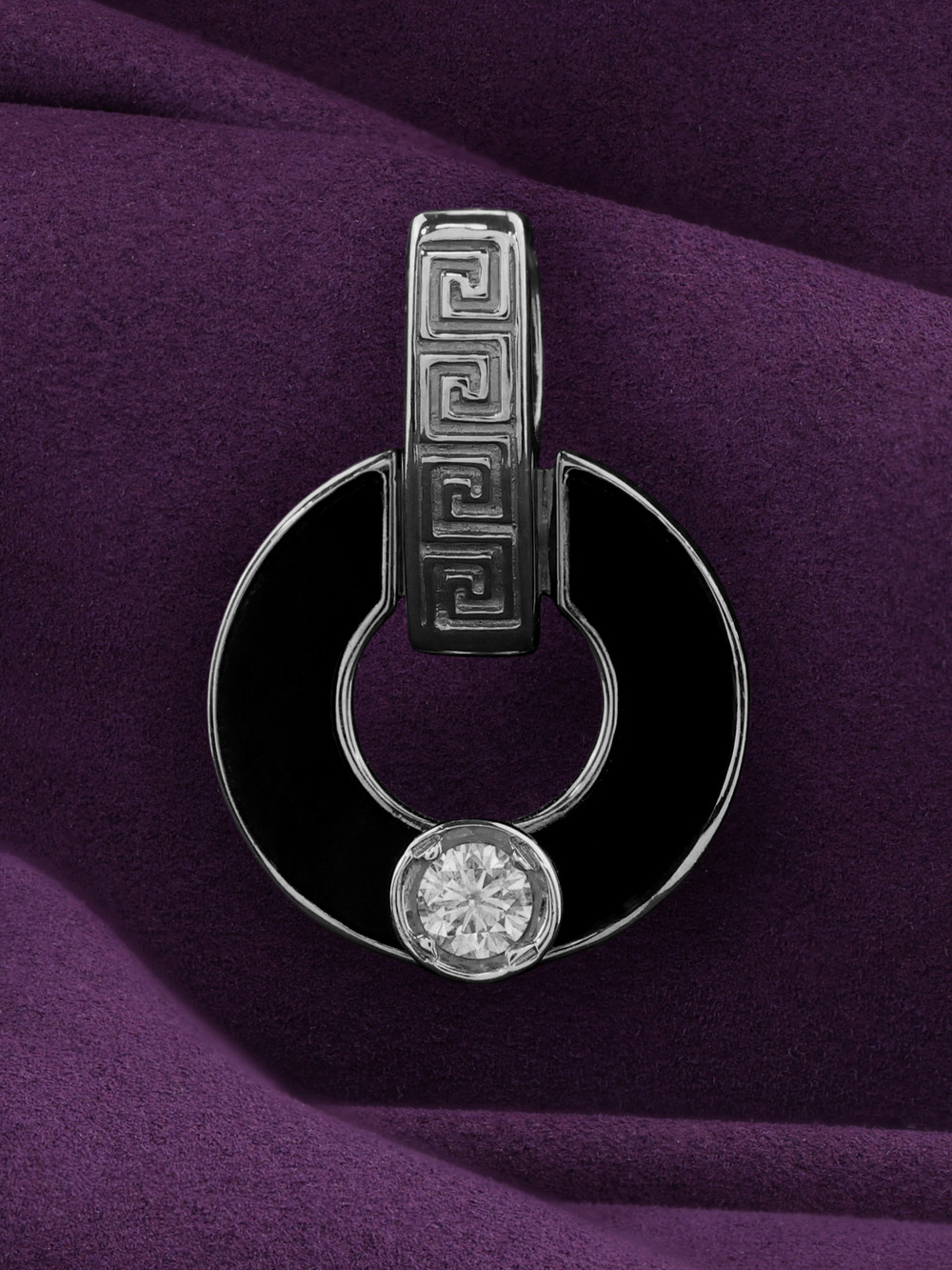 Подвеска из белого золота c бриллиантами и ониксом