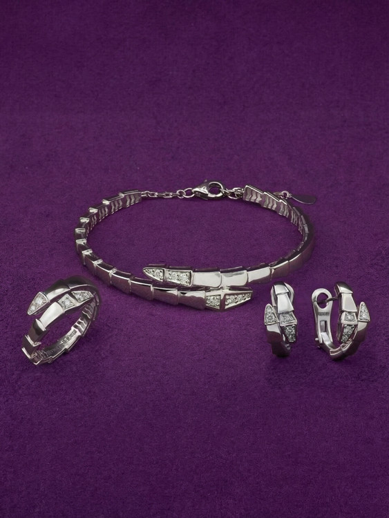 Серьги из белого золота c бриллиантами