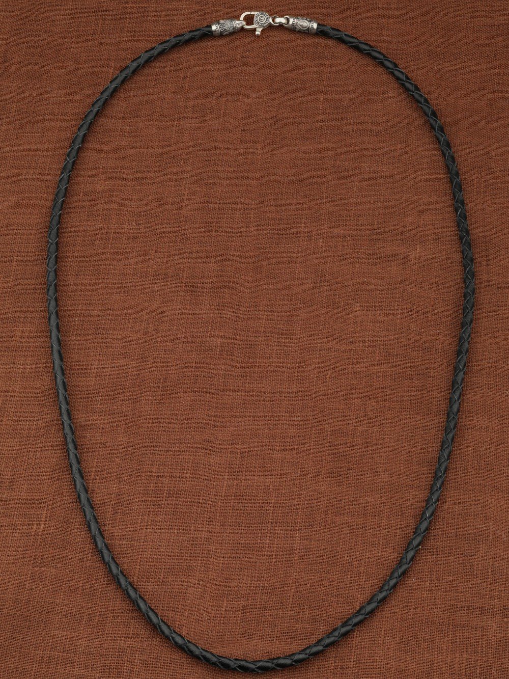 Гайтан из белого золота c кожаным шнурком