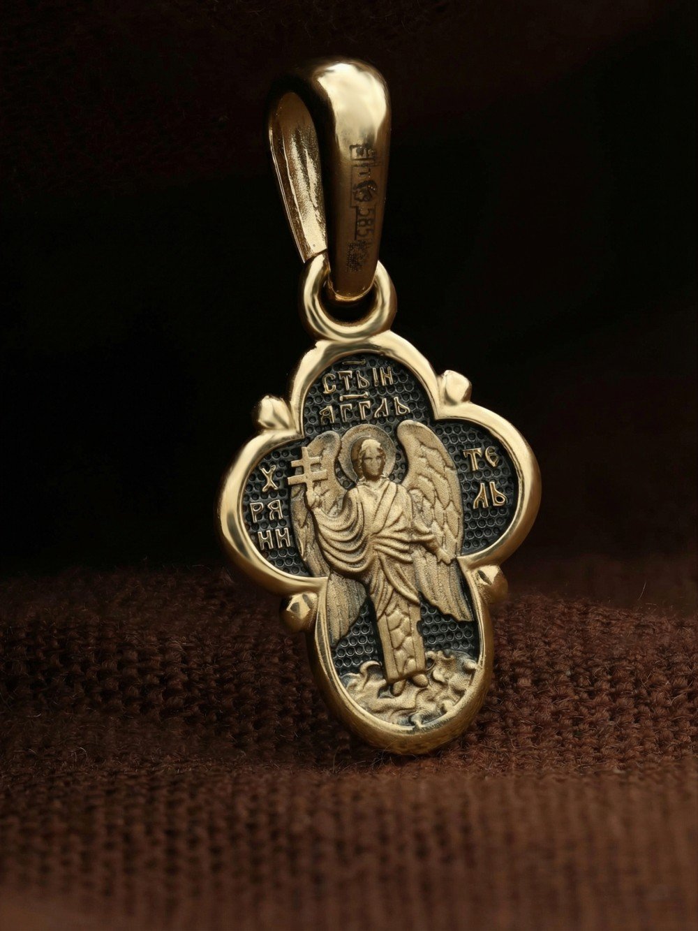 Крест из лимонного золота