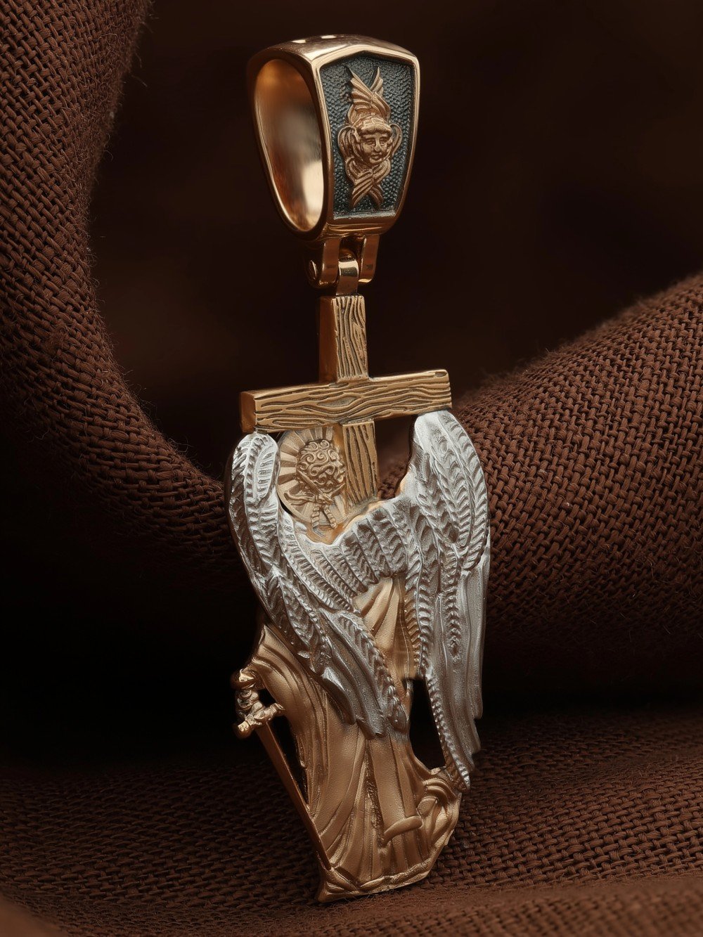 Крест из золота