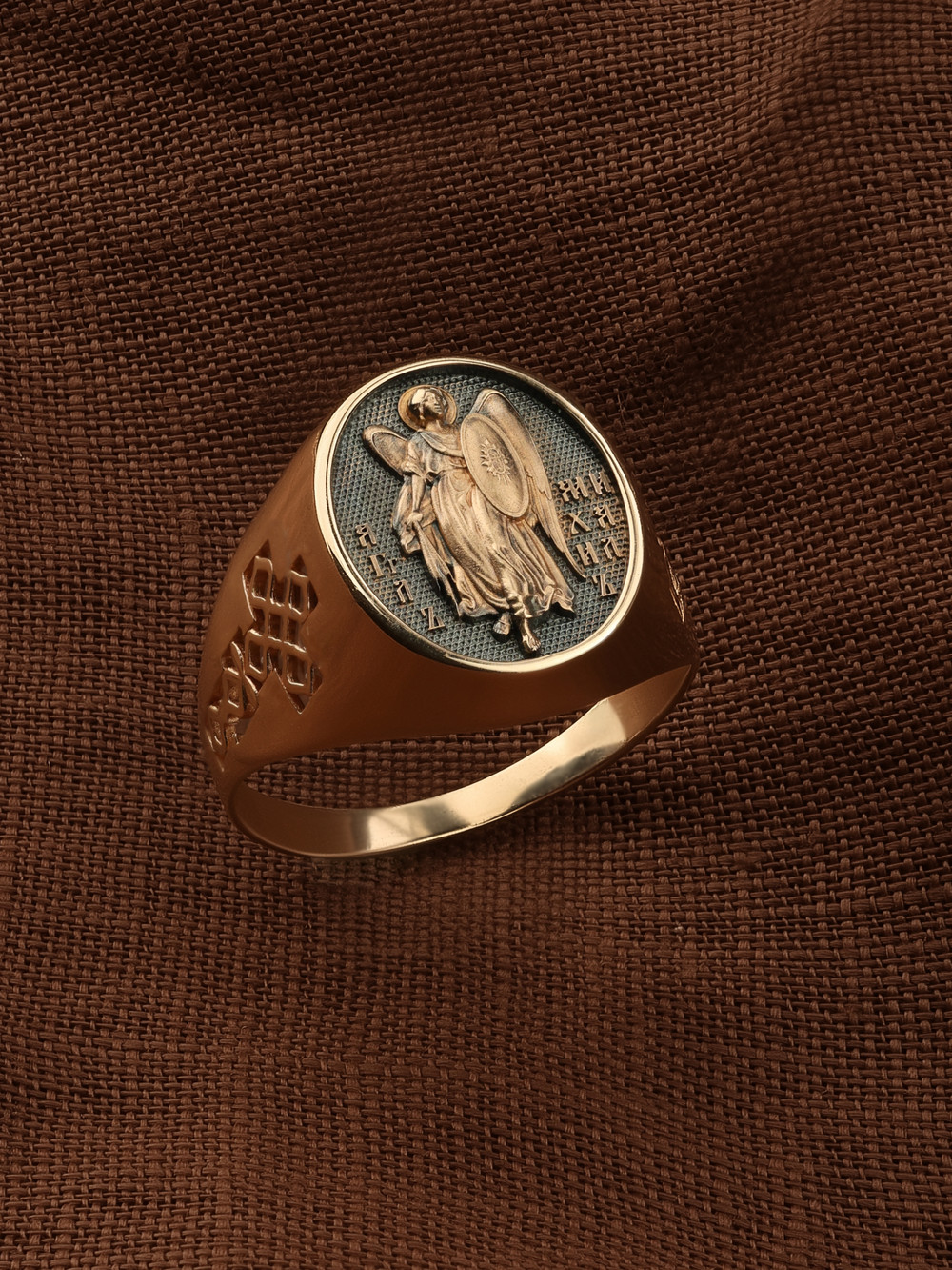 Кольцо из золота