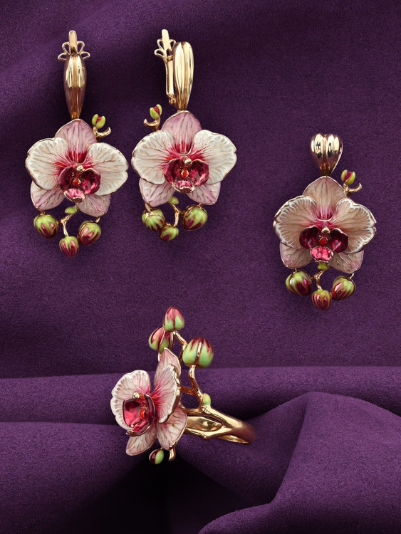 Подвеска из золота c эмалью