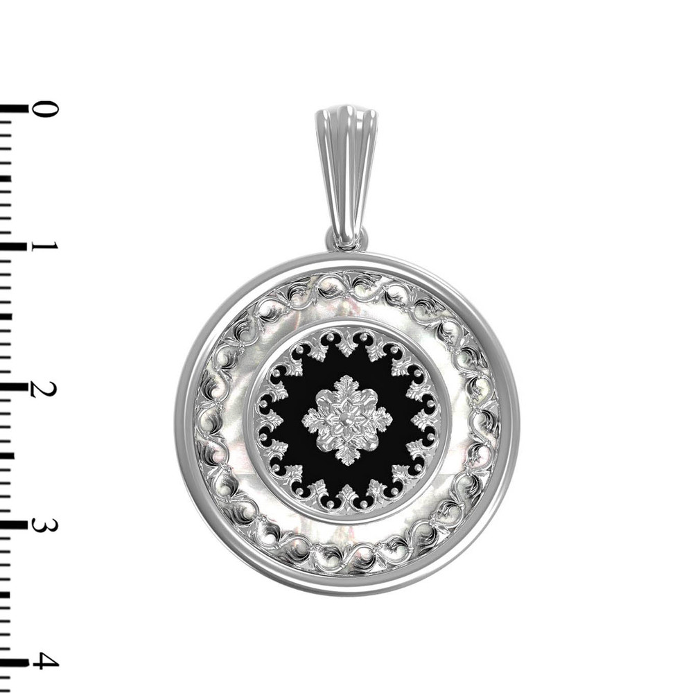 Подвеска из белого золота c ониксом и перламутром