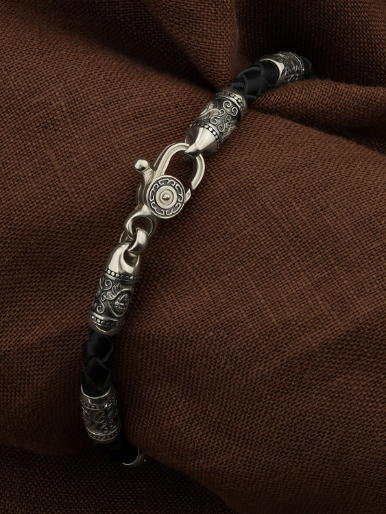 Браслет из белого золота c кожаным шнурком