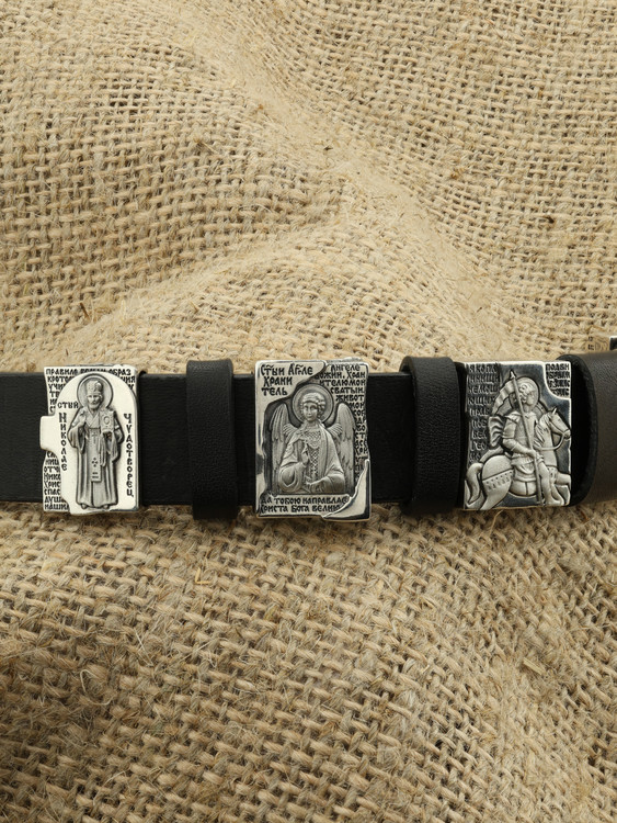 Браслет из серебра c кожаным шнурком