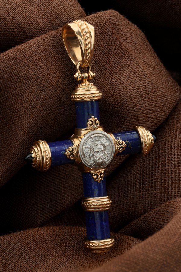 Крест из золота c ониксом и лазуритом