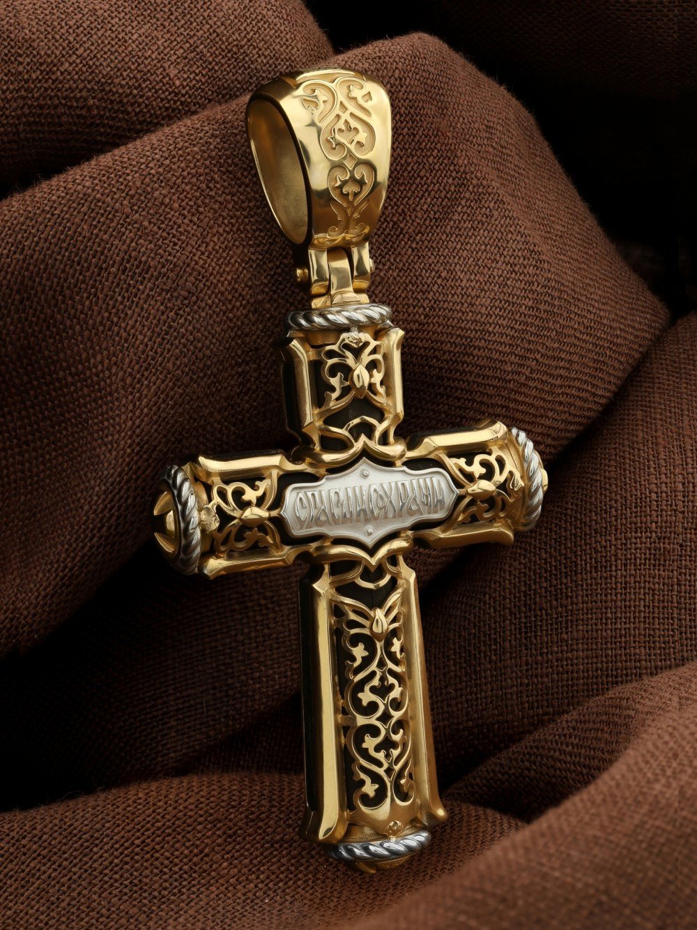 Крест из лимонного золота c эбеновым деревом