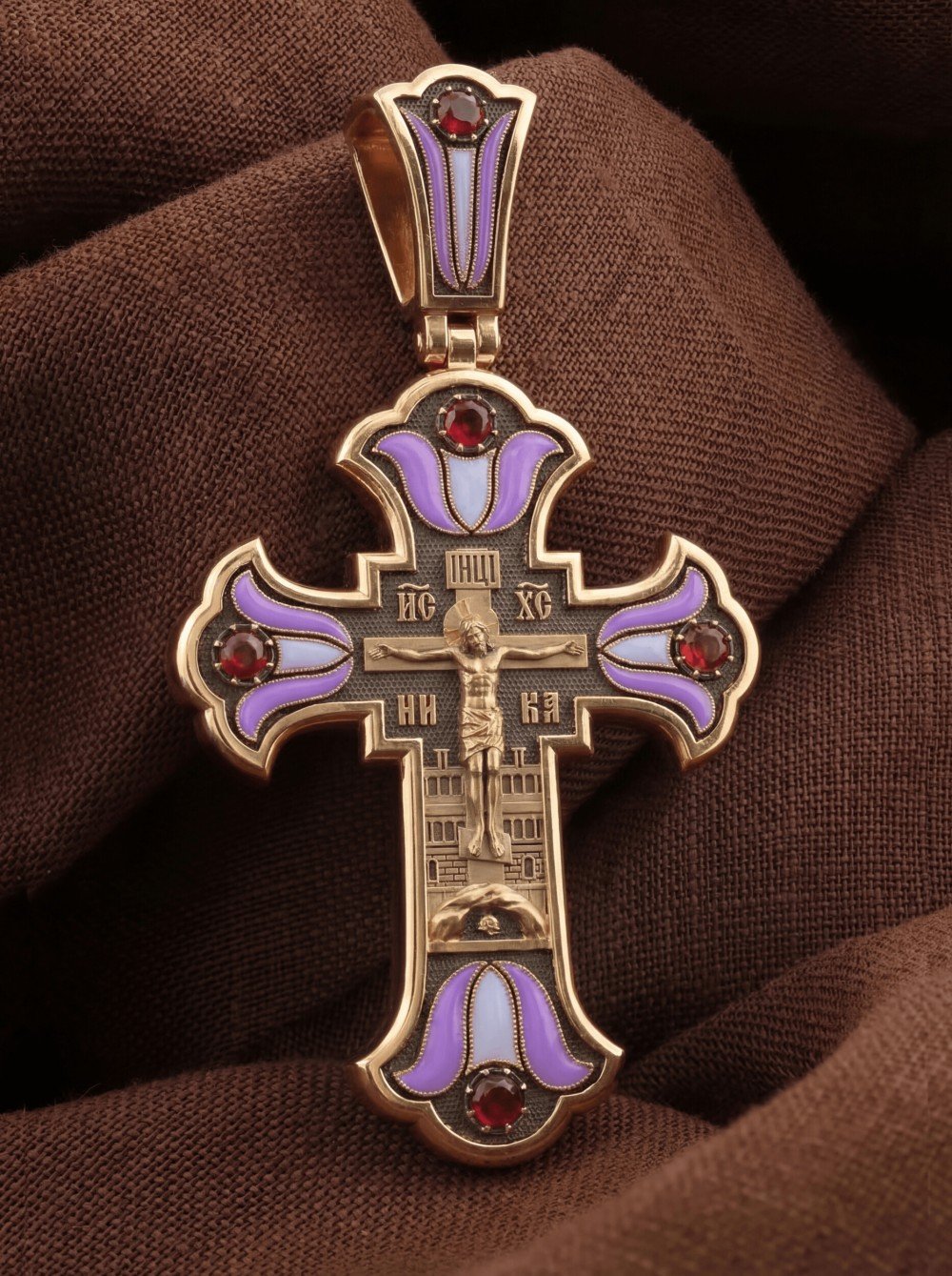 Крест из золота c эмалью и рубином