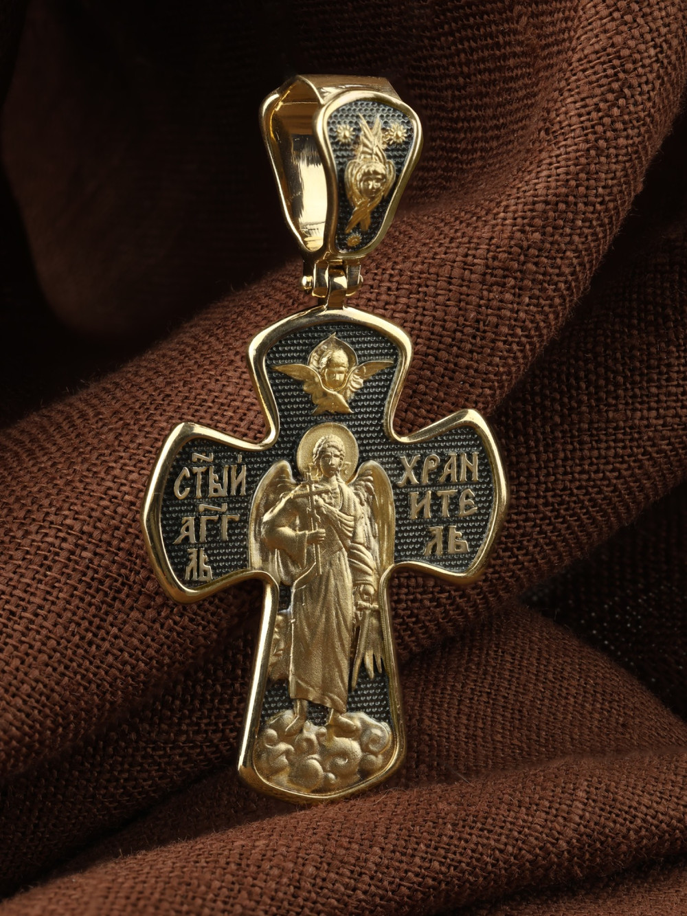 Крест из лимонного золота