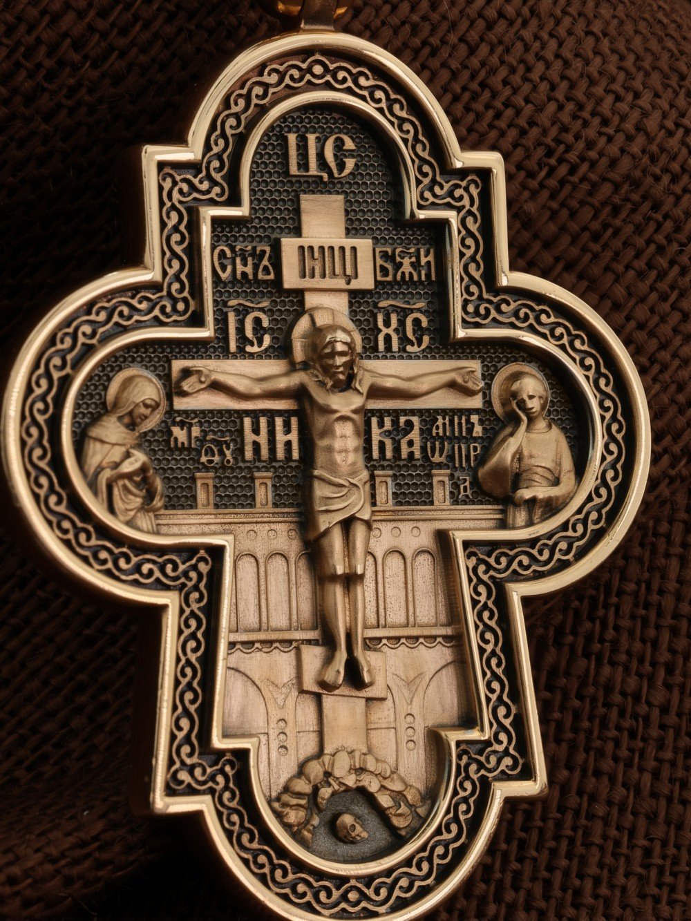 Крест из золота