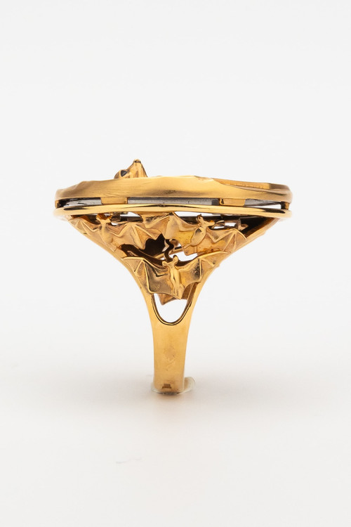 Кольцо из золота c эмалью и ониксом