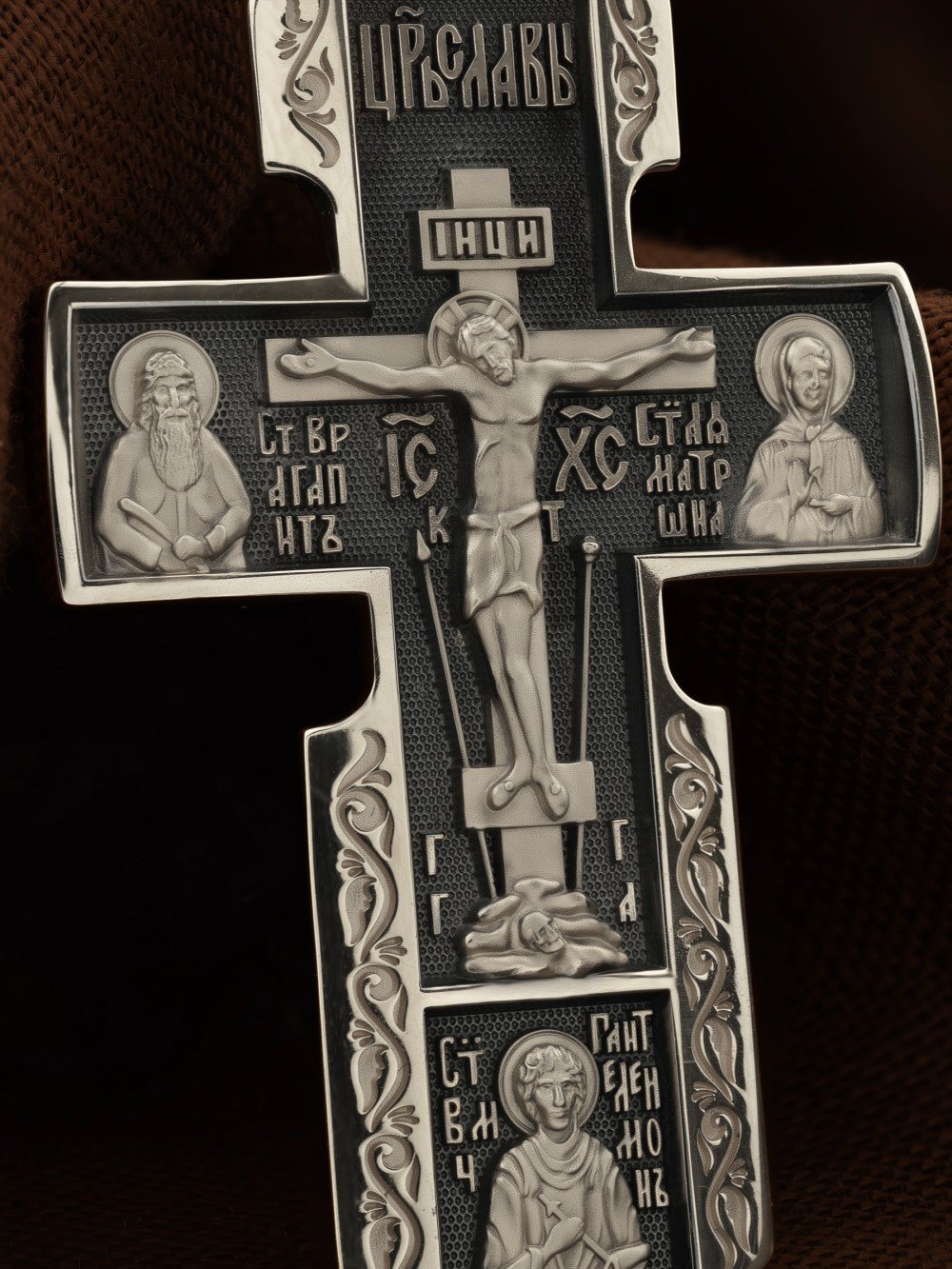 Крест из белого золота