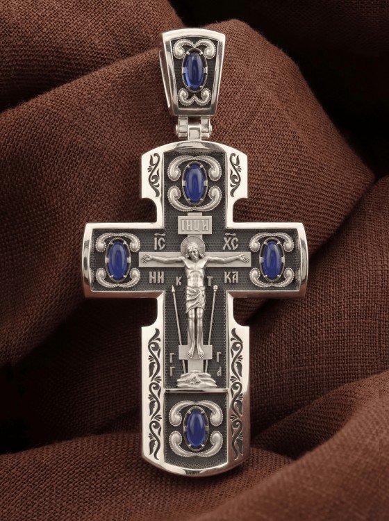 Крест из белого золота c эмалью и сапфиром