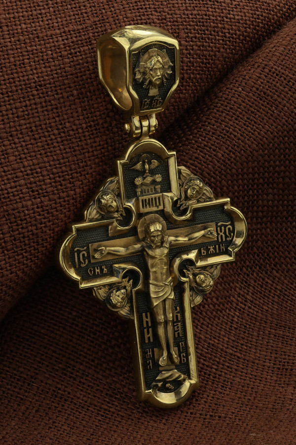 Крест из лимонного золота