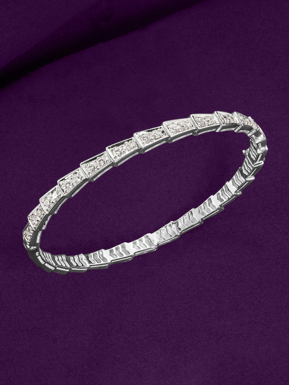 Браслет из белого золота c бриллиантами