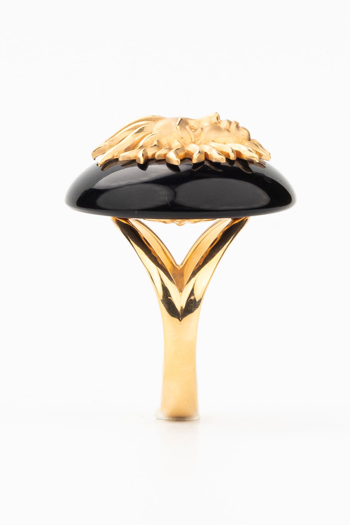 Кольцо из золота c ониксом