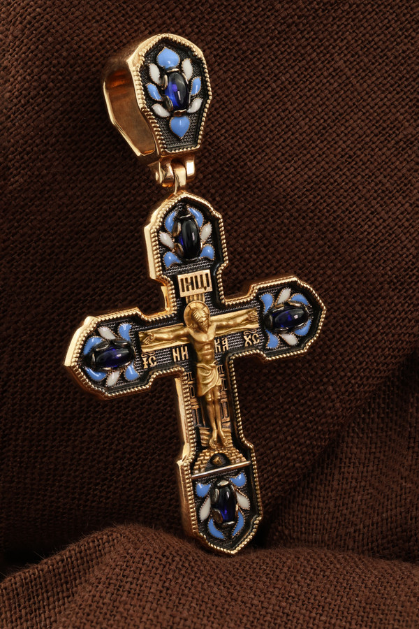 Крест из золота c эмалью и сапфиром