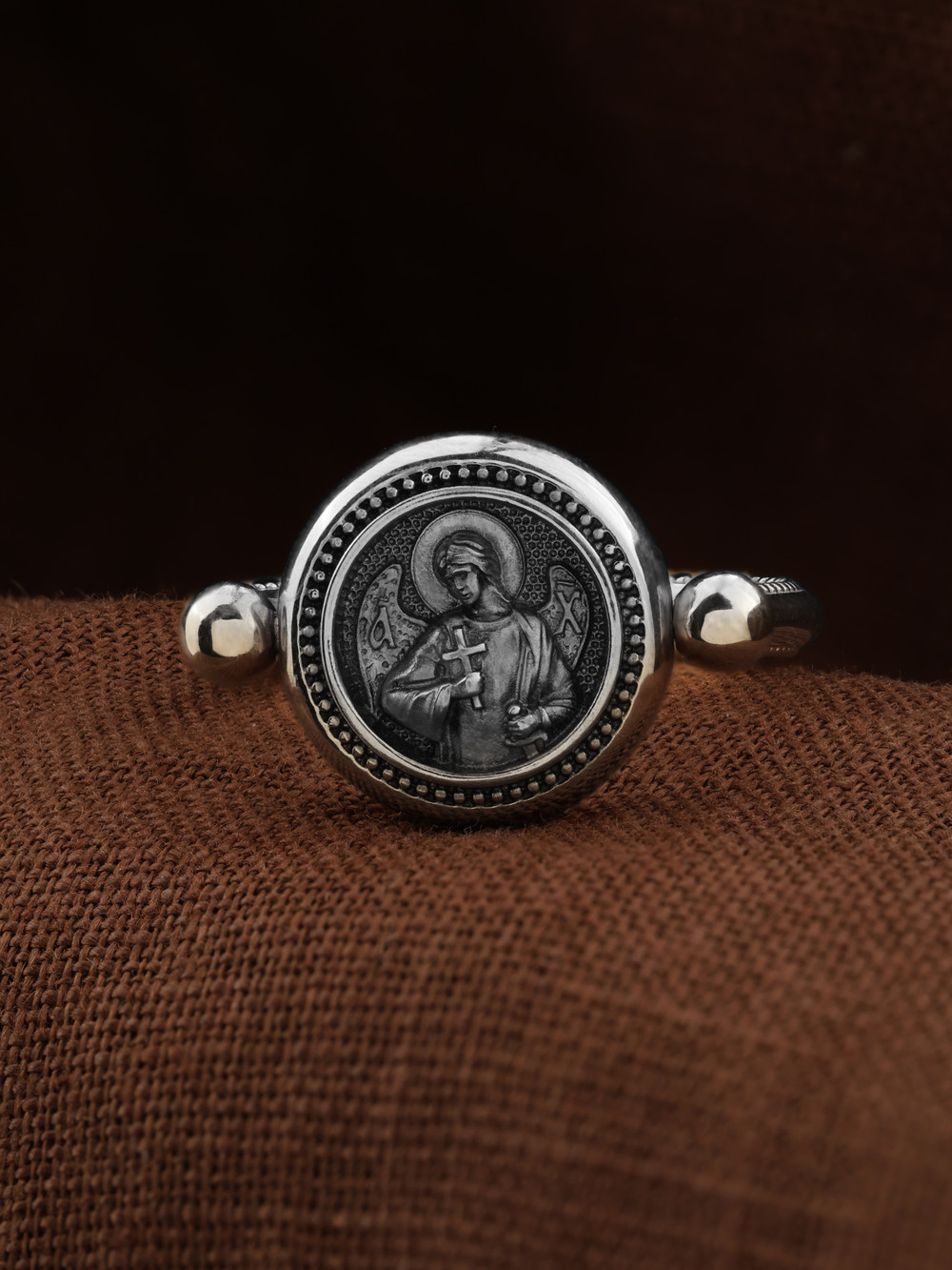 Кольцо из белого золота