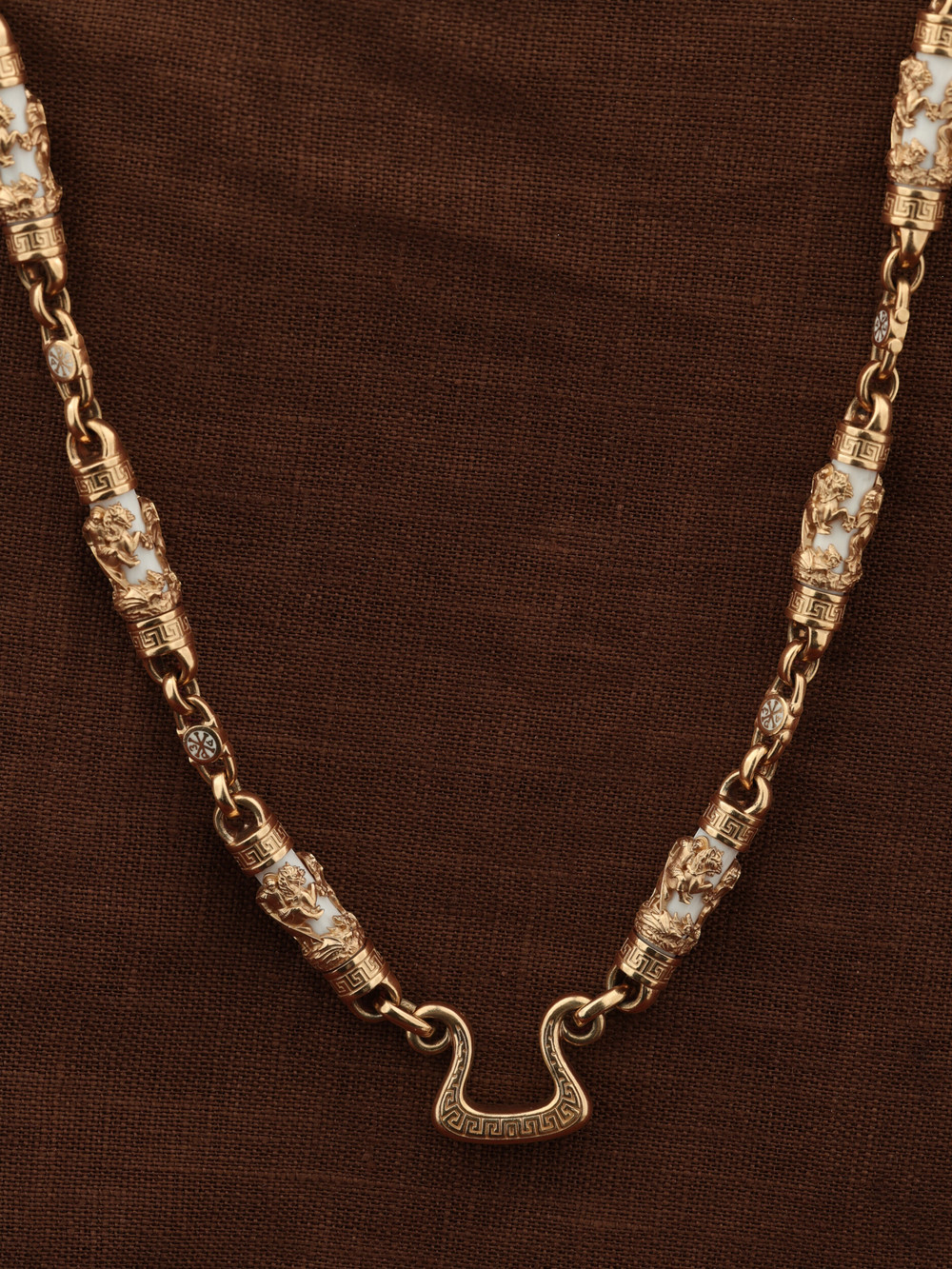 Цепь из золота c эмалью и бивнем мамонта