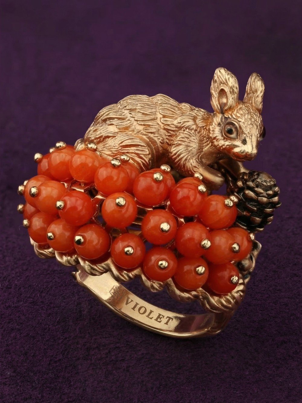 Кольцо из золота c эмалью и кораллом