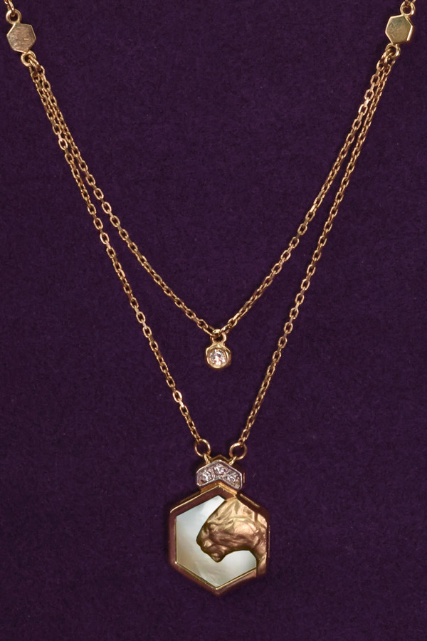 Колье из золота c бриллиантами и перламутром