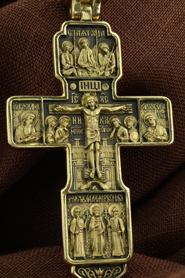 Крест из лимонного золота