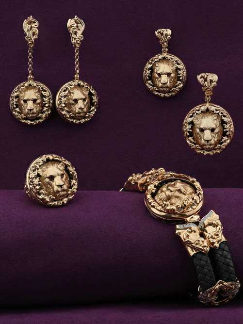 Подвеска из золота c эмалью и ониксом