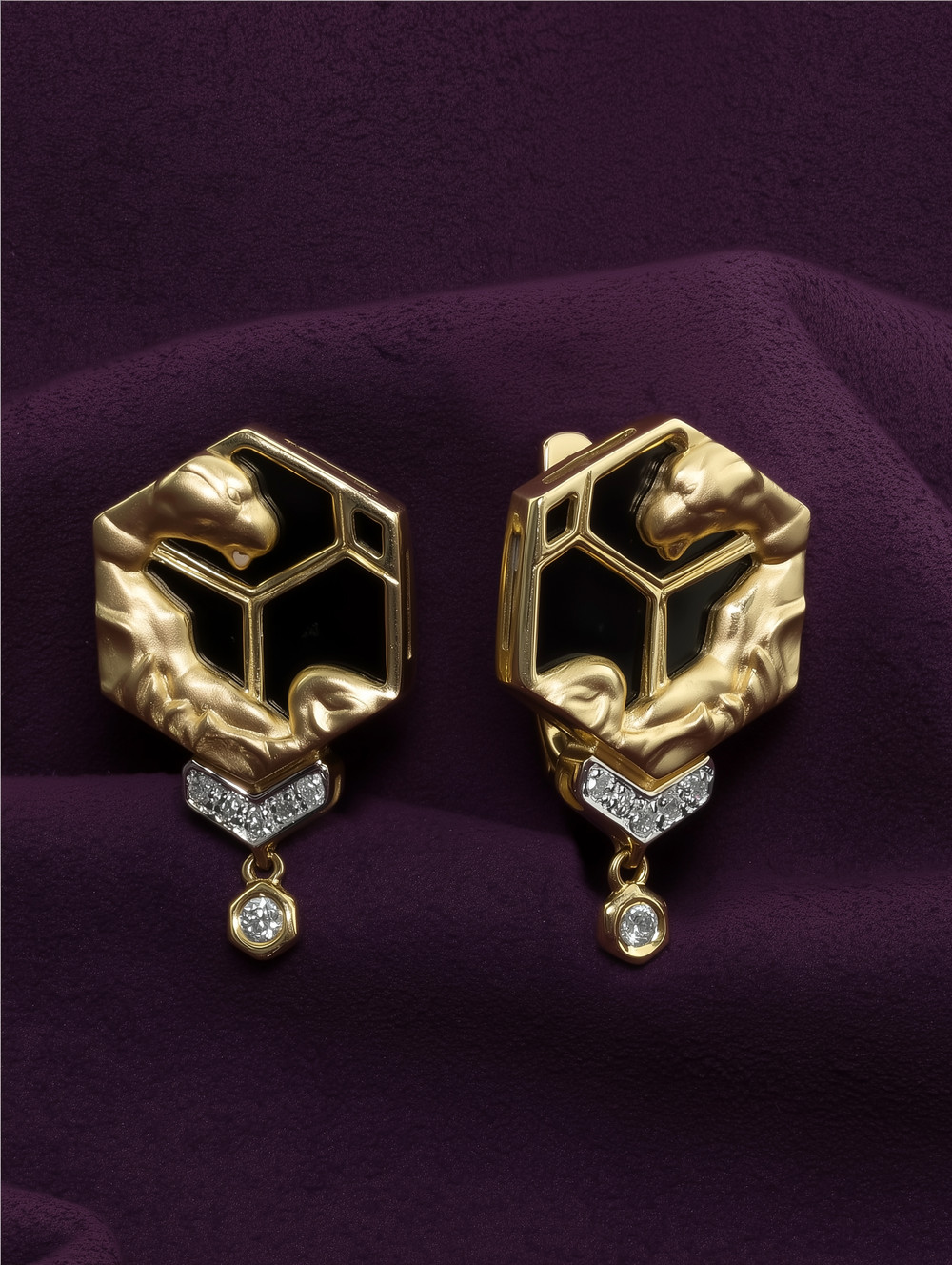 Серьги из лимонного золота c бриллиантами и ониксом