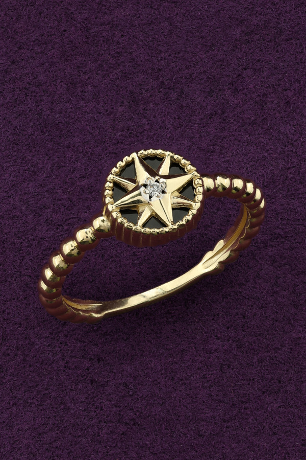 Кольцо из лимонного золота c бриллиантами и ониксом