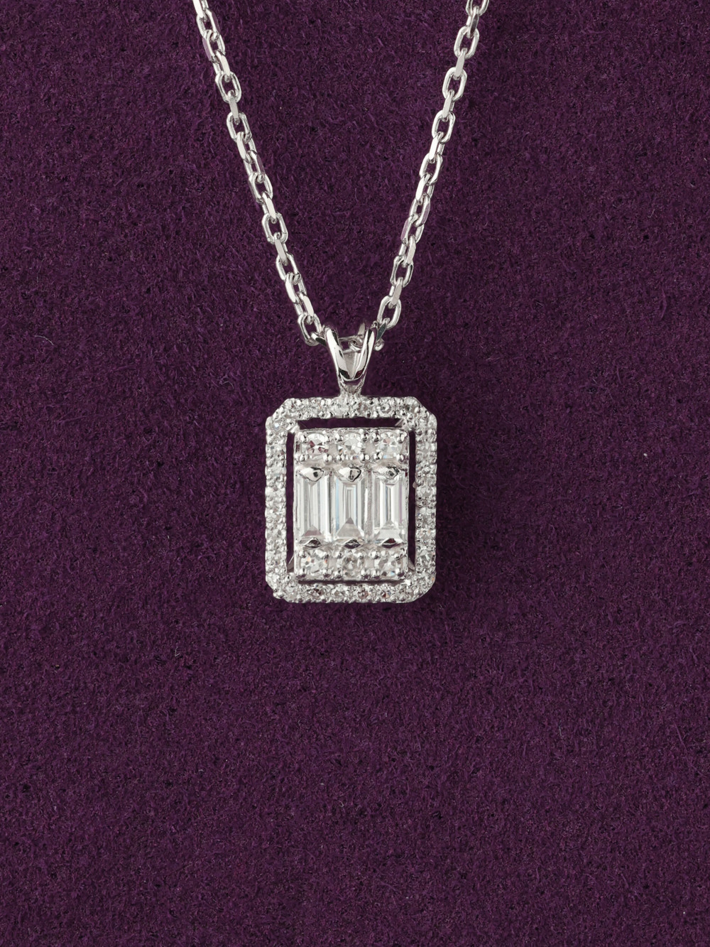 Колье из белого золота c бриллиантами