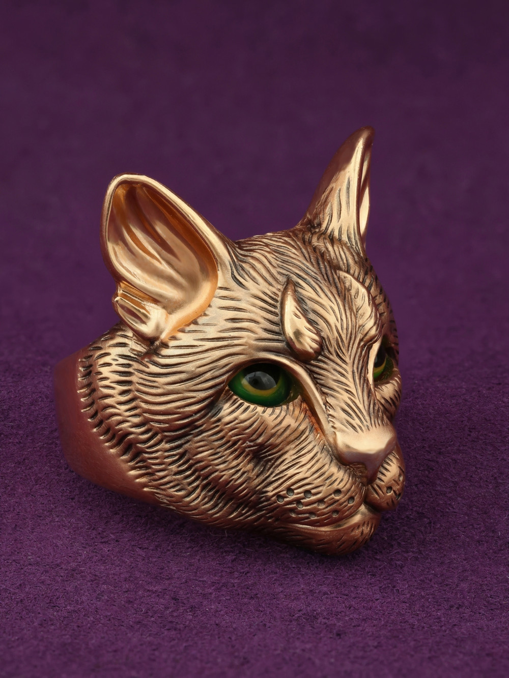 Кольцо из золота c эмалью