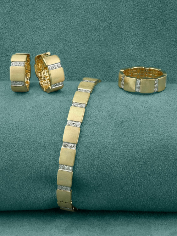 Серьги из лимонного золота c бриллиантами