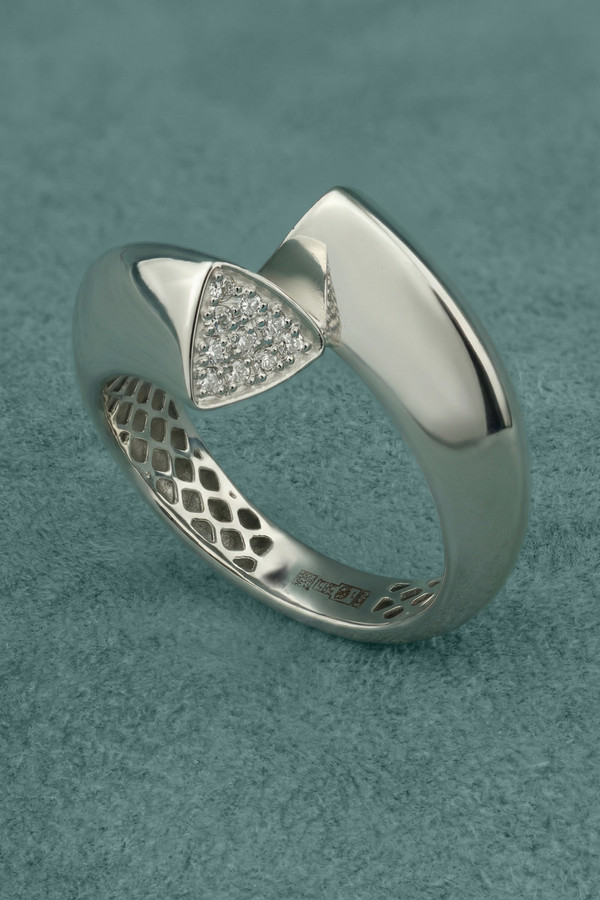 Кольцо из белого золота c бриллиантами