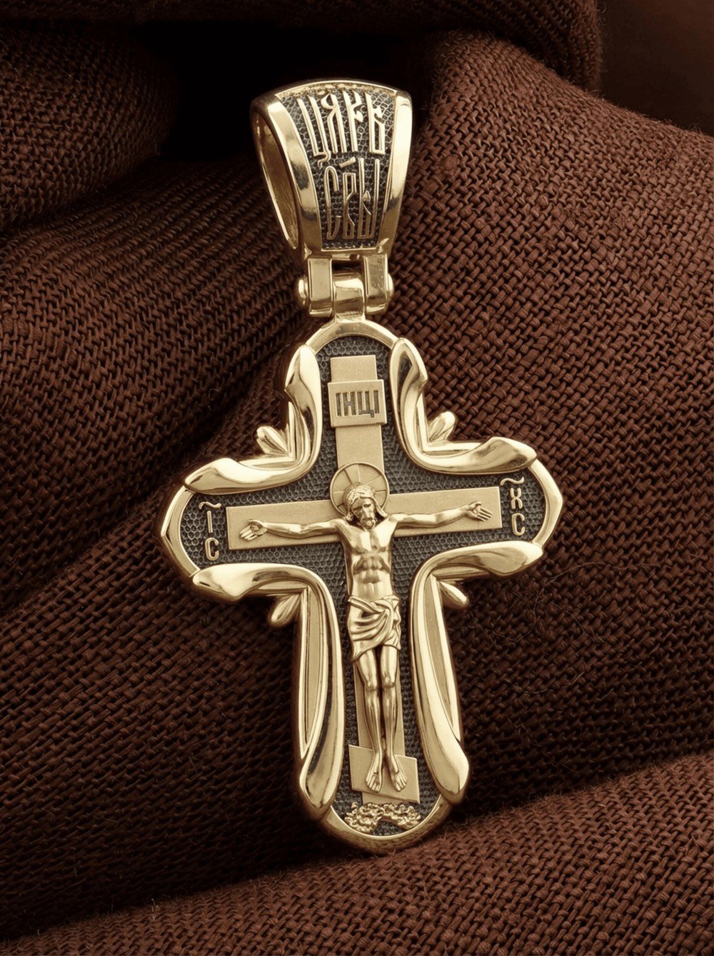 Крест из лимонного золота